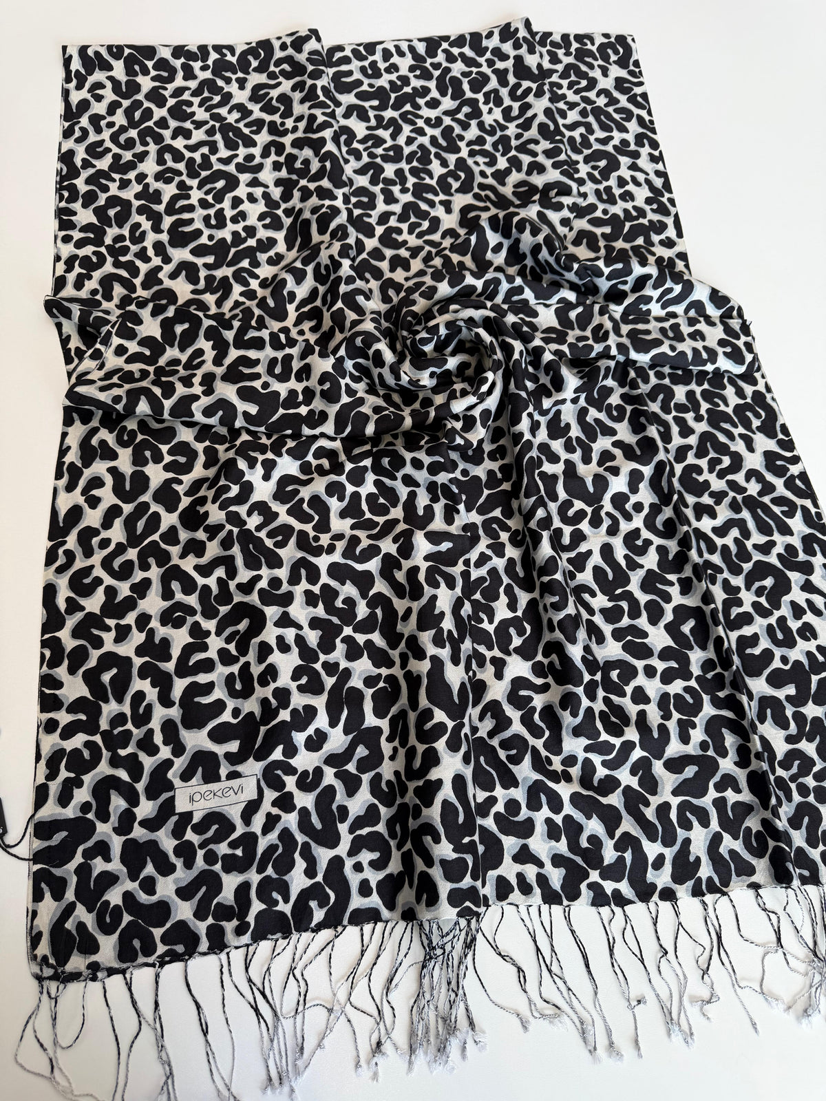İPEKEVİ LEOPAR DESENLİ İPEK ŞAL 2452