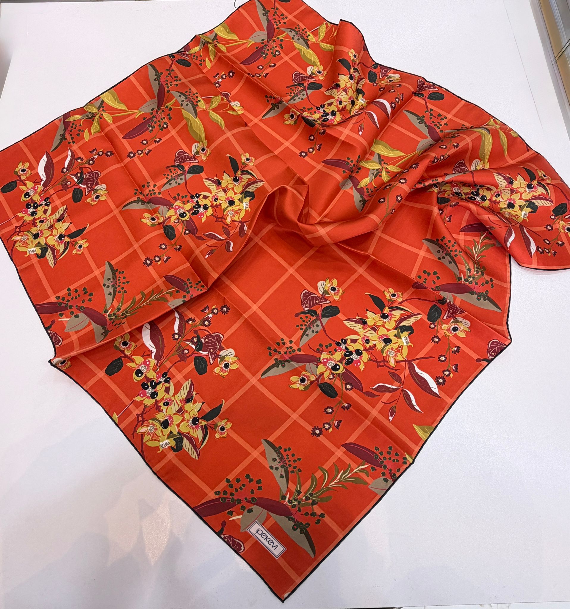 İPEKEVİ TİVİL İPEK EŞARP