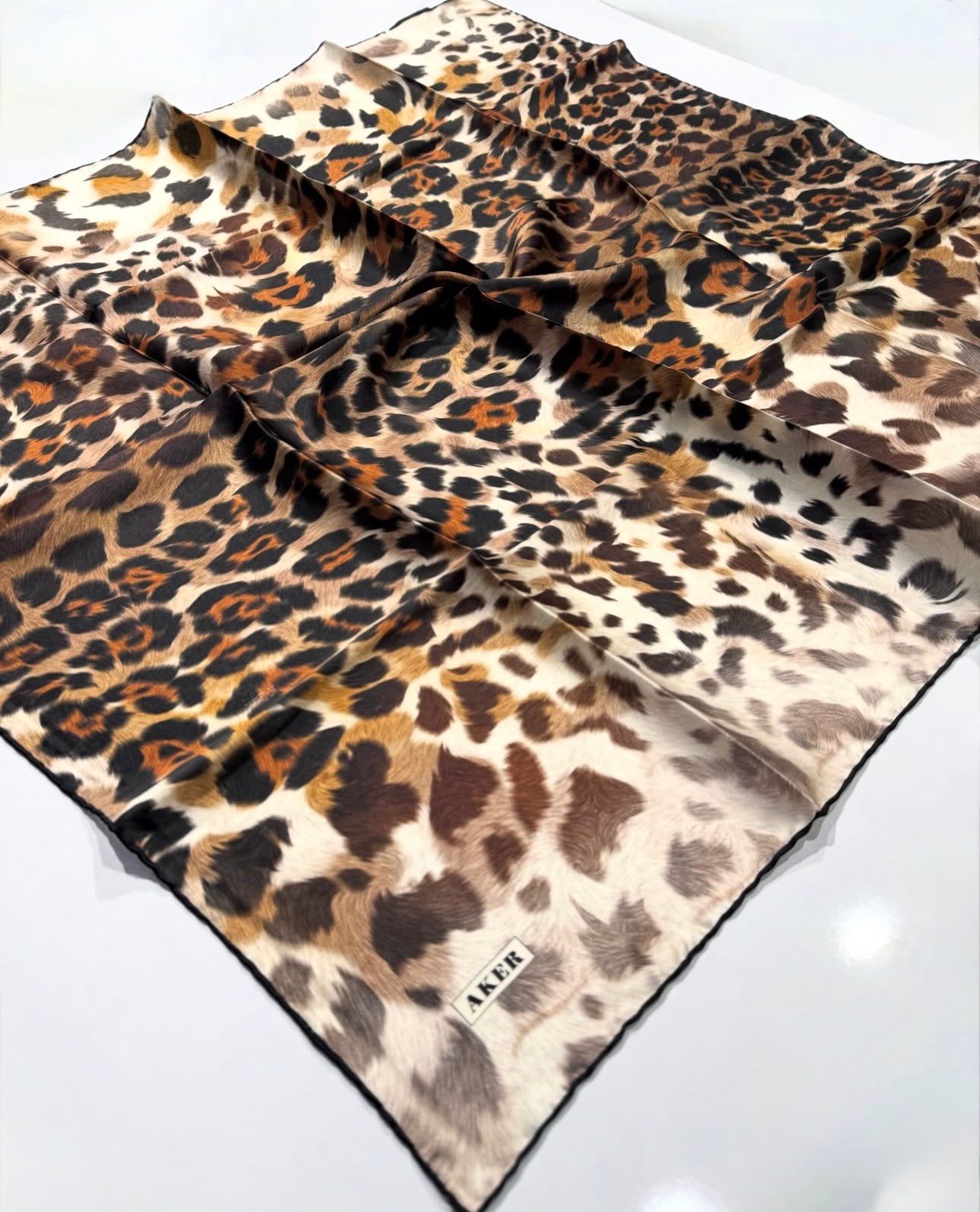 AKER LEOPAR İPEK EŞARP
