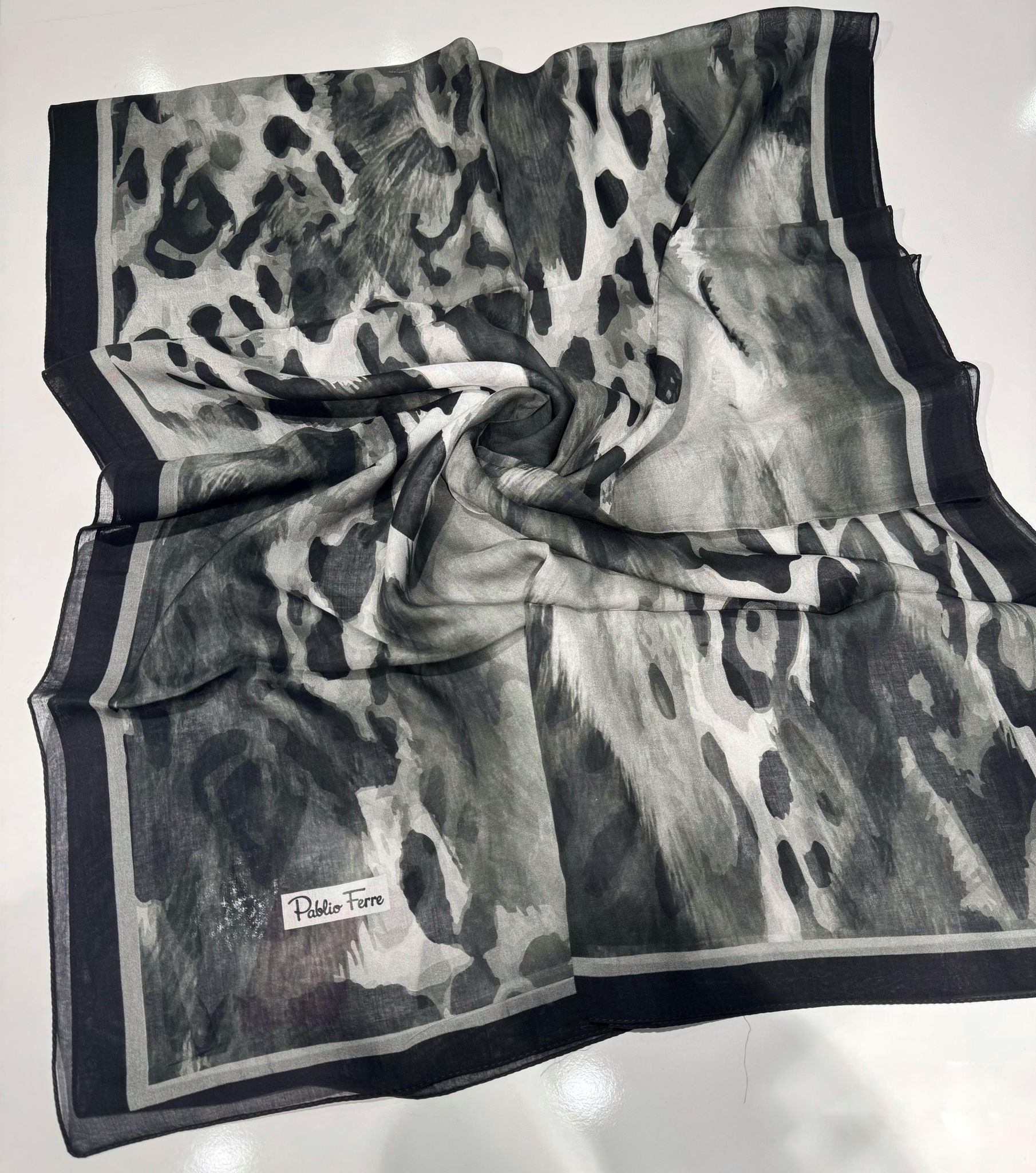 PABLİO FERRE TENSEL ŞAL