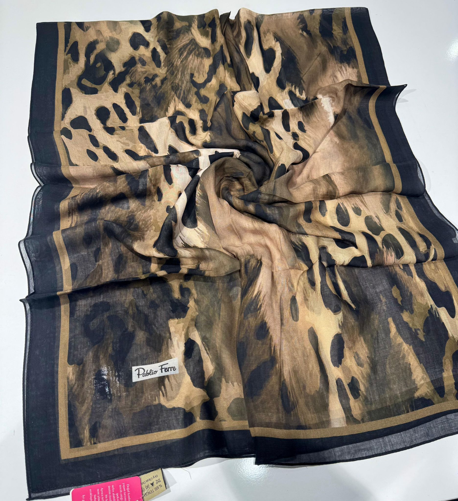 PABLİO FERRE TENSEL ŞAL