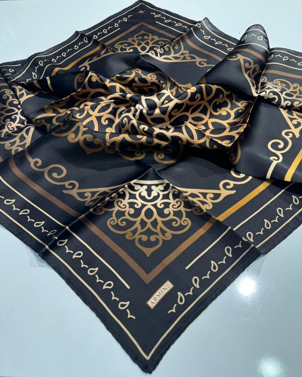 ARMİNE İPEK EŞARP